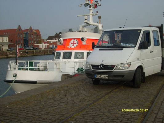 Bremerhaven
hier bin ich in Bremerhaven vor einem Seenotrettungskreuzer
