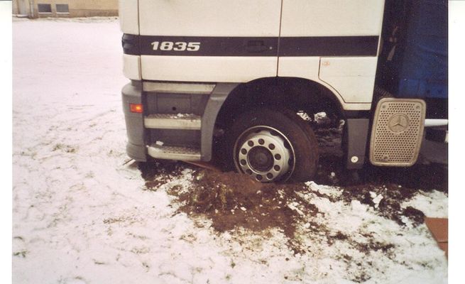 Actros_Schnee1.jpg